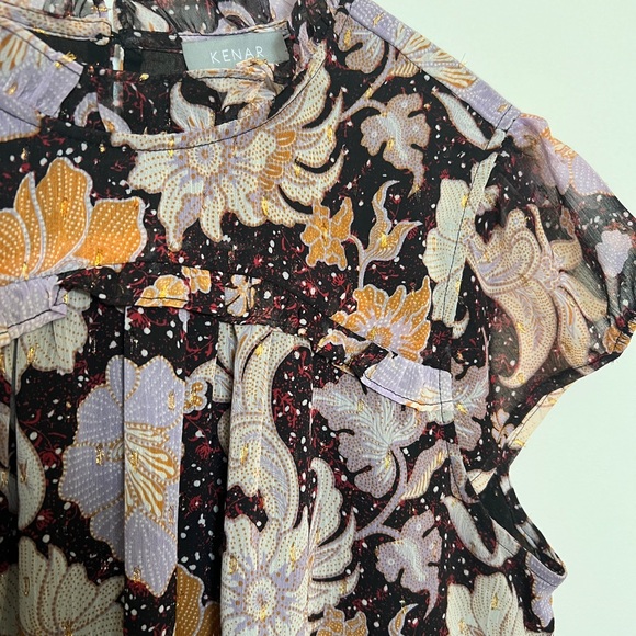 Blouse with gold details - Picture 2 of 4